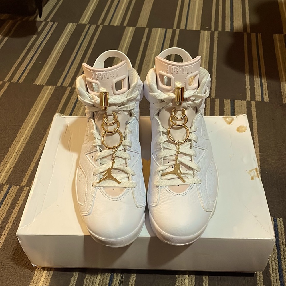 Women’s Jordan 6 Retro Gold Hoops..White/Metallic Gold